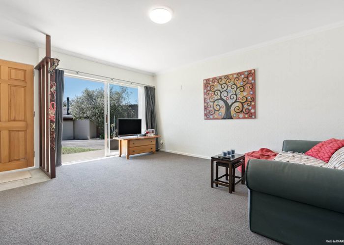  at 1/45 Glenmore Road, Sunnyhills, Auckland