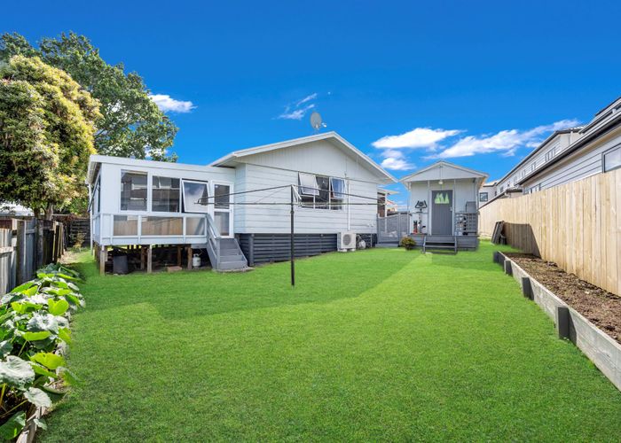  at 2/8 Portage Road, Papatoetoe, Manukau City, Auckland