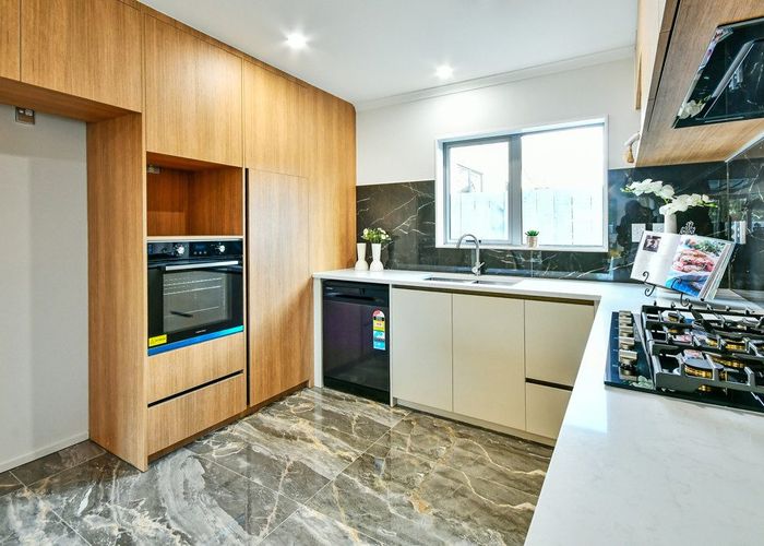  at 2/6 Beihlers Road, Manurewa, Manukau City, Auckland