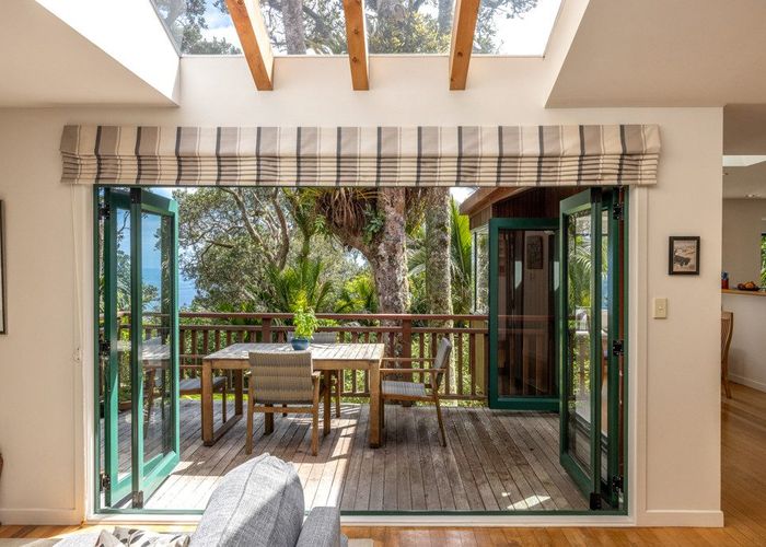  at 4 Woollams Road, Onetangi, Waiheke Island, Auckland