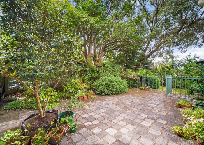  at 12 Bridge View Road, Birkenhead, North Shore City, Auckland