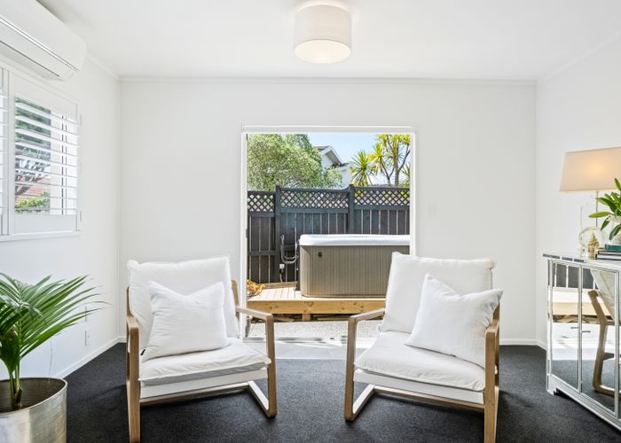  at 2/39 Simmental Crescent, Somerville, Auckland