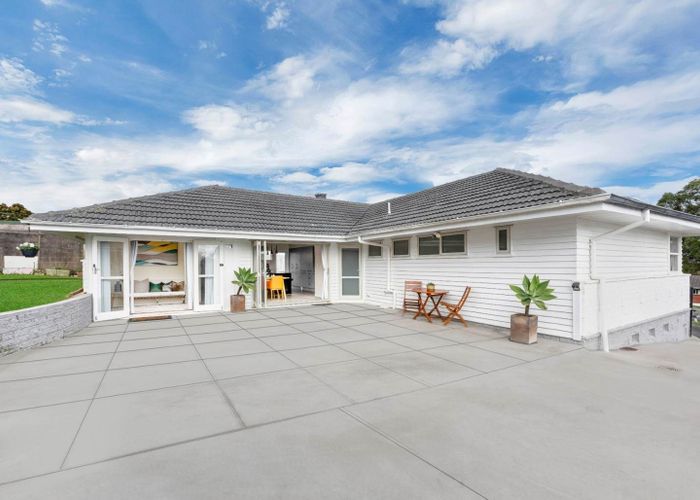  at 11 Pine Terrace, Howick, Auckland