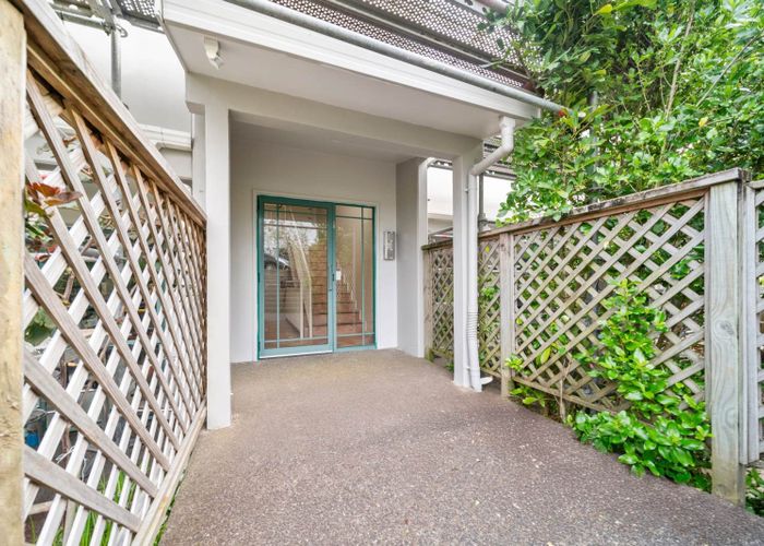  at 1C/223 Sunset Road, Sunnynook, North Shore City, Auckland