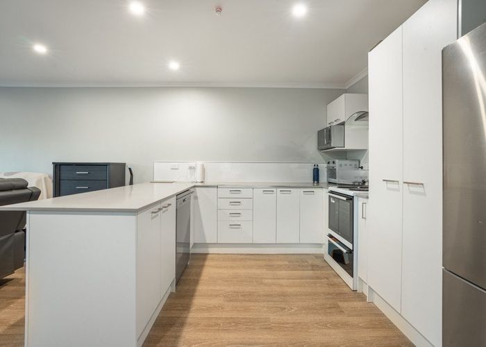  at 2/9 View Road, Papakura, Papakura