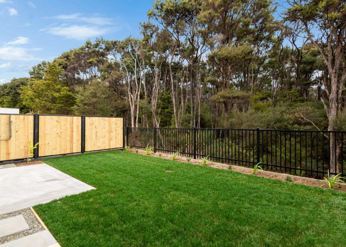  at 52 Te Aniwaniwa Terrace, Albany, North Shore City, Auckland