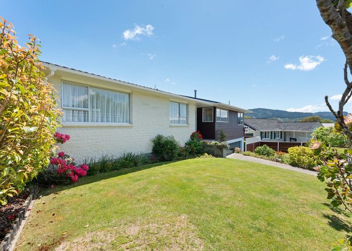  at 1 Dunrobin Grove, Silverstream, Upper Hutt, Wellington