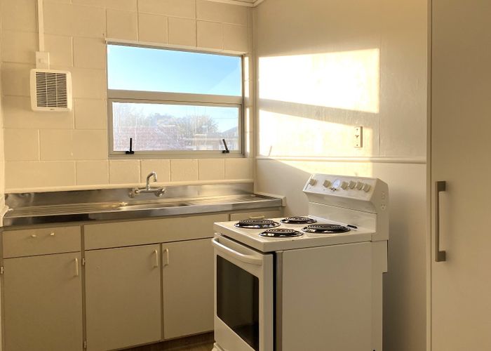  at 2/5 Albert Street, Hamilton East, Hamilton, Waikato