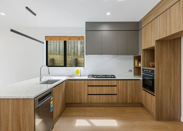  at 13E King Richard Place, Browns Bay, North Shore City, Auckland