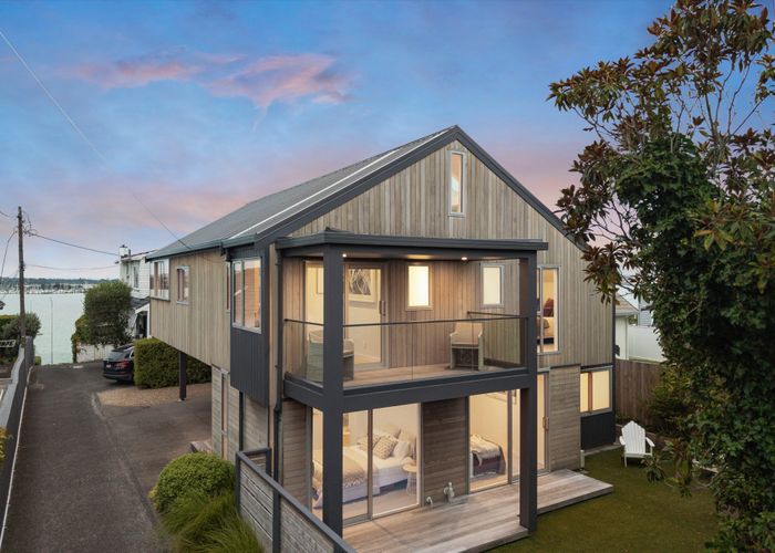  at 2/43 Princes Street, Northcote Point, North Shore City, Auckland