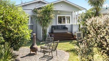  at 22 Muripara Avenue, Point Chevalier, Auckland
