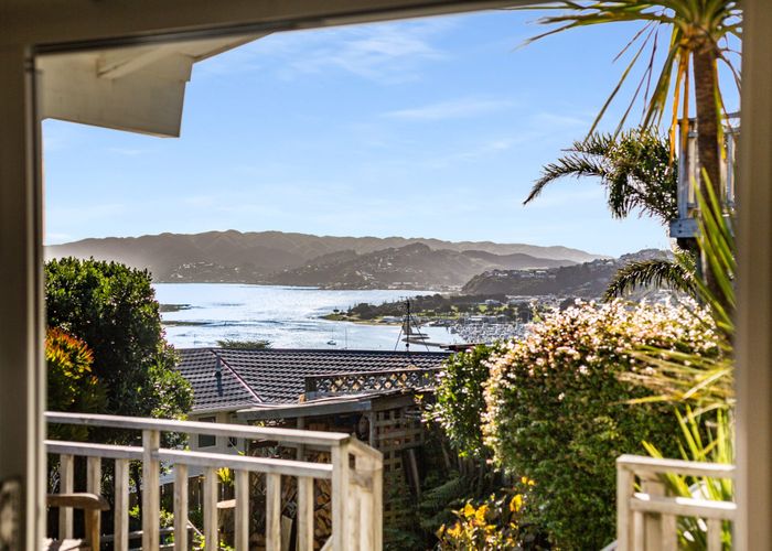  at 2 Forth Place, Papakowhai, Porirua