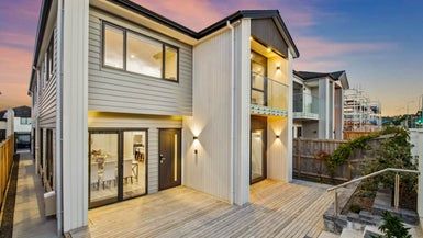  at 221A Murphys Road, Flat Bush, Auckland