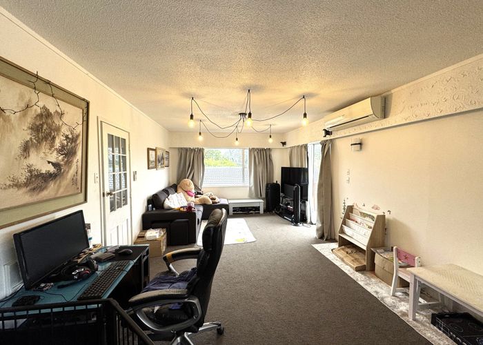  at 26 Cyclarama Crescent, Massey, Waitakere City, Auckland