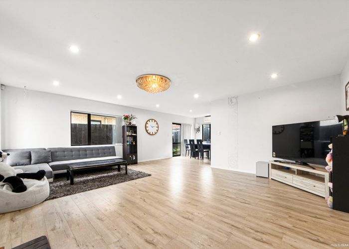  at 93 Waitaki Street, Henderson, Auckland