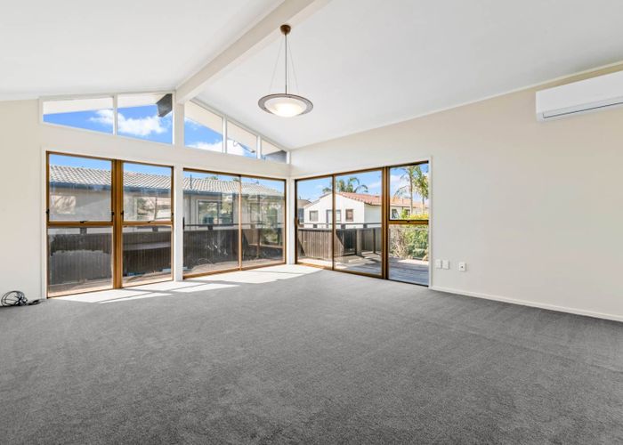  at 10 Commodore Parry Road, Castor Bay, North Shore City, Auckland