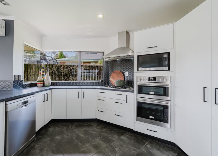  at 12 Sunny Dale, Western Heights, Hamilton, Waikato