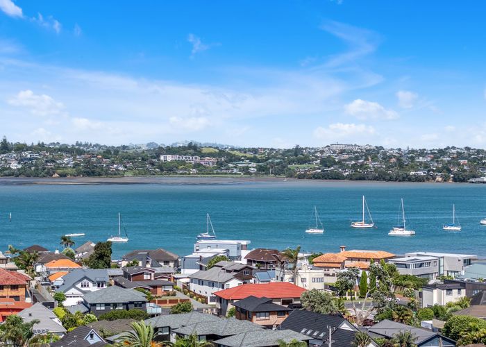  at 2/17 Lynton Road, Bucklands Beach, Manukau City, Auckland