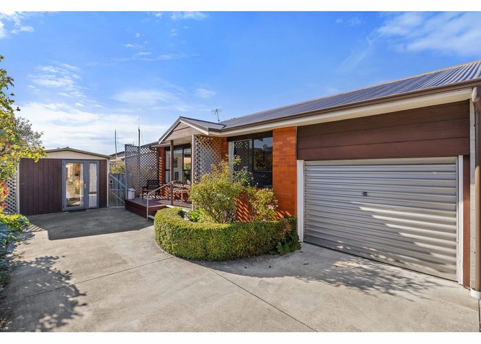  at 32B Laing Crescent, Heathcote, Christchurch City, Canterbury