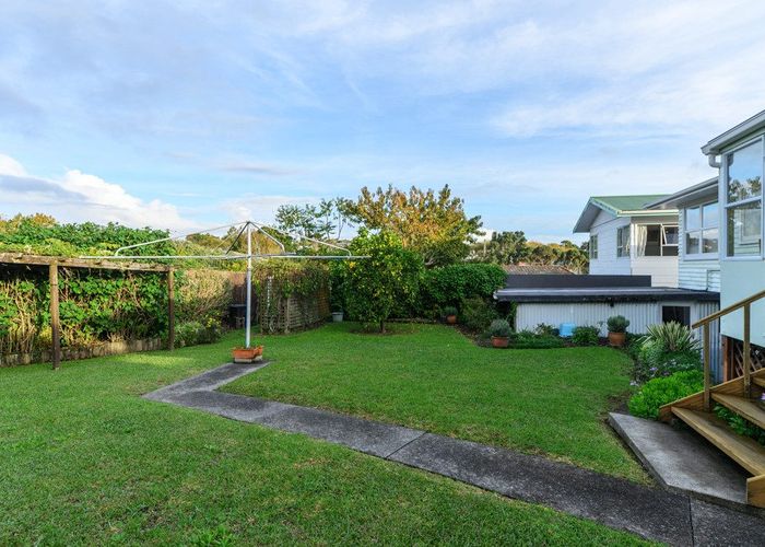  at 144 Whitney Street, Blockhouse Bay, Auckland