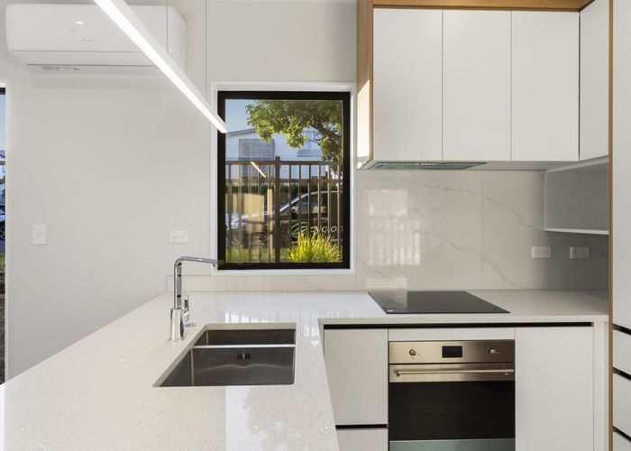  at 12A Holland Avenue, Point England, Auckland City, Auckland