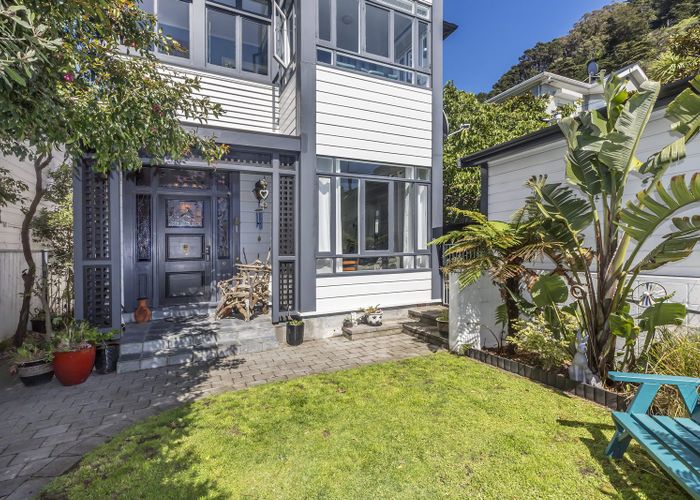  at 13 Park Street, Thorndon, Wellington