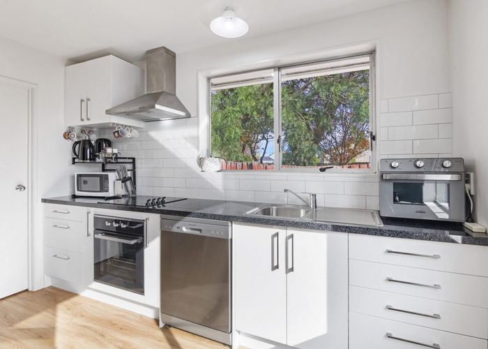  at 2/11 Farnborough Street, Aranui, Christchurch
