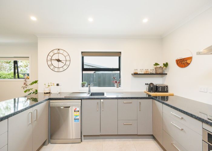  at 24B Roberts Line, Kelvin Grove, Palmerston North