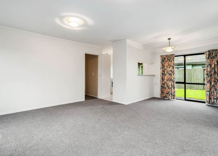  at 1/77 Hutchinson Avenue, New Lynn, Waitakere City, Auckland