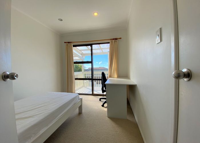  at 147 Oaktree Avenue, Browns Bay, North Shore City, Auckland