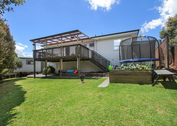  at 11 Katrina Place, Massey, Auckland