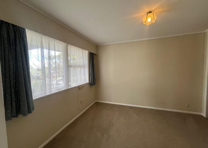  at 15 Ellesmere Crescent, Pakuranga, Manukau City, Auckland