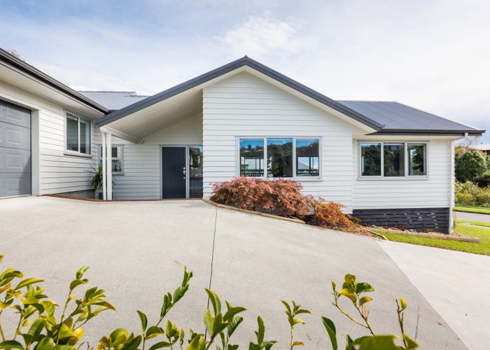  at 103 Cashmere Drive, Fitzherbert, Palmerston North