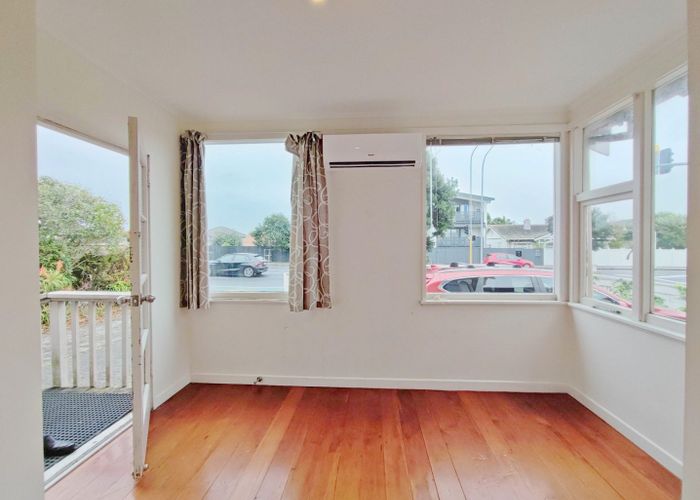  at 352 Lake Road, Takapuna, North Shore City, Auckland