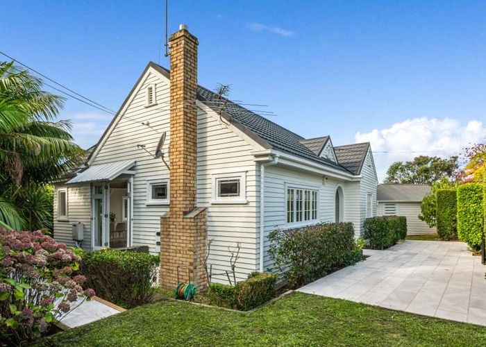 at 15 Sunny Brae Crescent, Westmere, Auckland