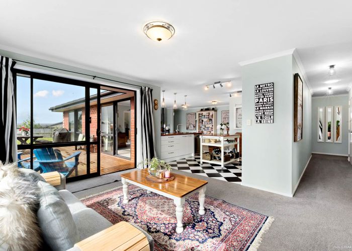  at 5 Drumkeen Place, Rosehill, Papakura