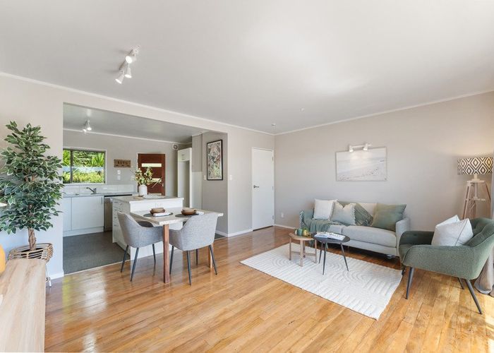  at 2/22 Woodside Avenue, Northcote, North Shore City, Auckland