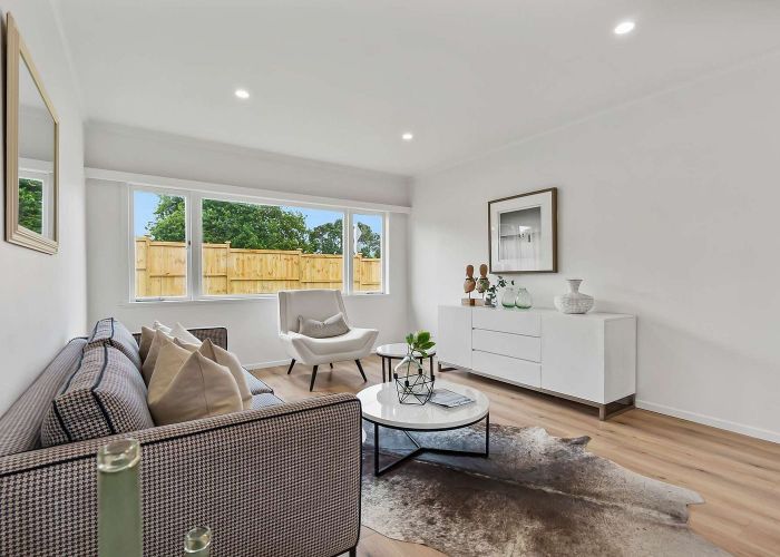  at 17 Lancaster Road, Beach Haven, North Shore City, Auckland