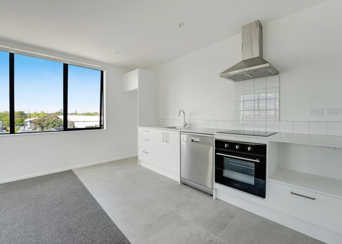  at A207/3 Rauemi Way, Te Atatu South, Waitakere City, Auckland