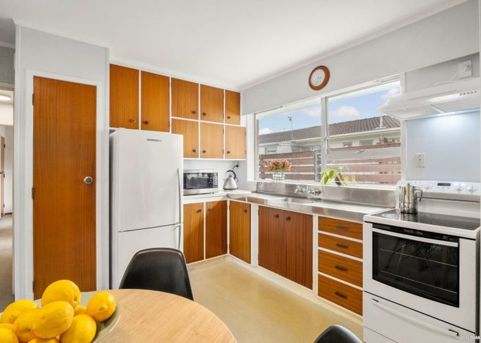  at 2/105 Coronation Road, Papatoetoe, Manukau City, Auckland