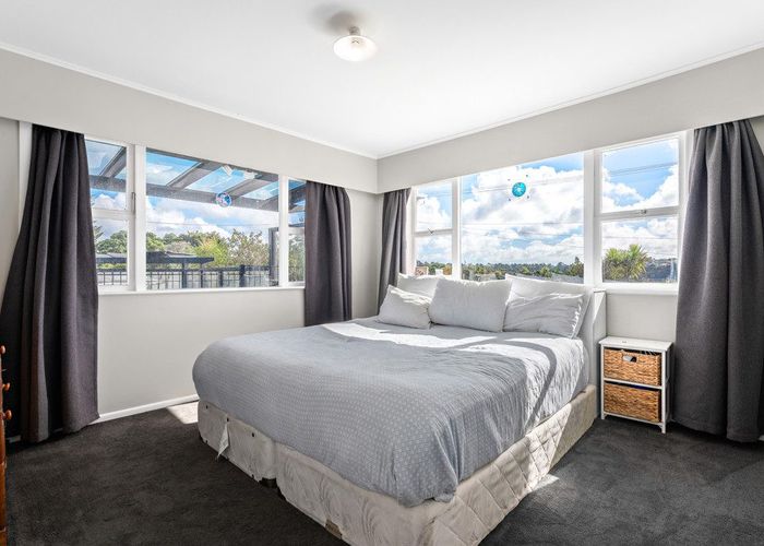  at 18 Murray Road, Te Atatu Peninsula, Waitakere City, Auckland