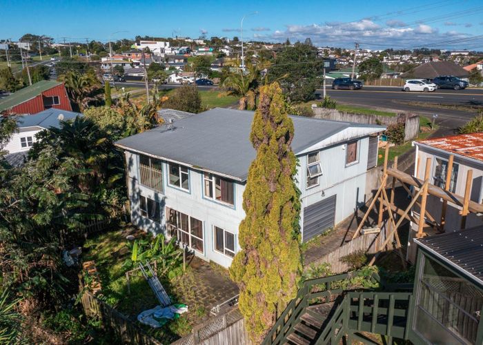  at 583 East Coast Road, Browns Bay, Auckland