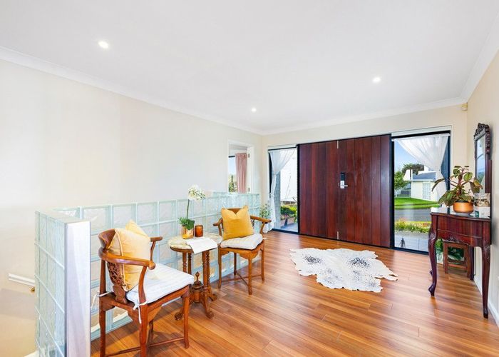  at 22 McCahill Views, Botany Downs, Manukau City, Auckland