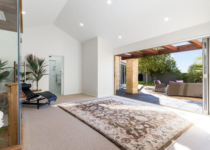  at 92 McCormacks Bay Road, Redcliffs, Christchurch City, Canterbury