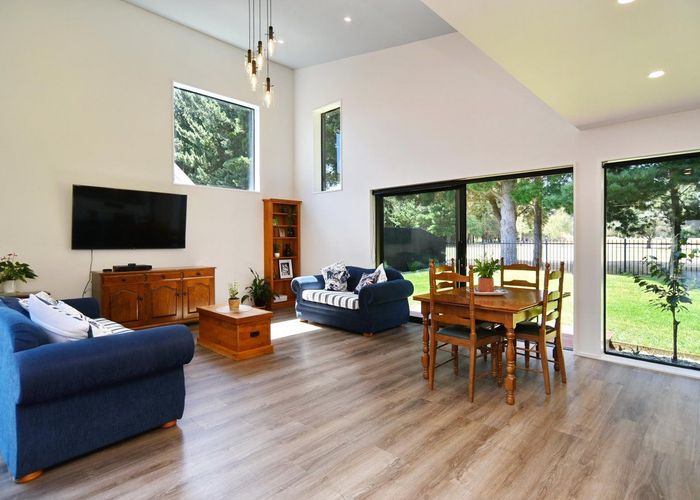  at 33 Kohunga Crescent, Bottle Lake, Christchurch