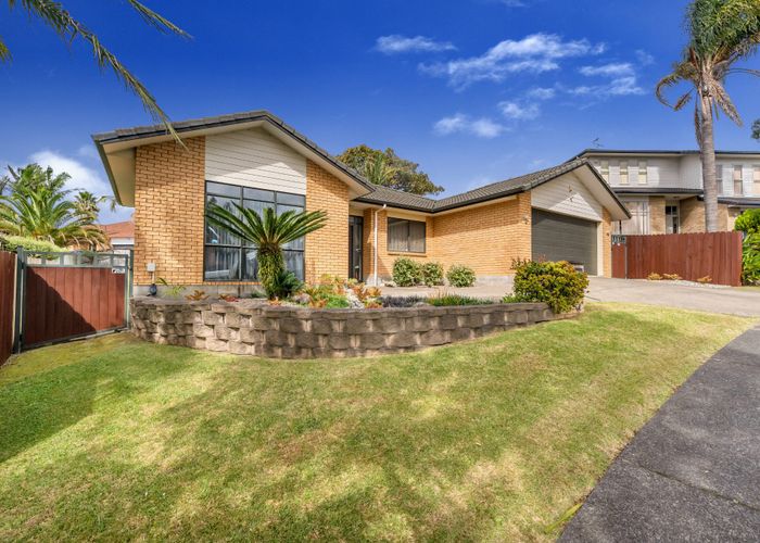  at 16 Leafield Crescent, Henderson, Waitakere City, Auckland