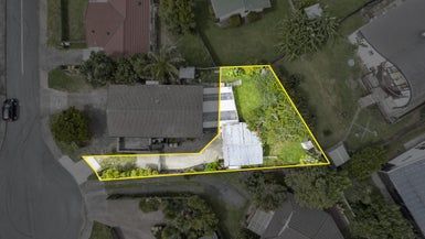  at 4A Lowell Place, Massey, Auckland