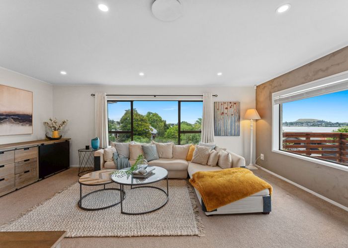  at 19 Venus Place, Half Moon Bay, Auckland