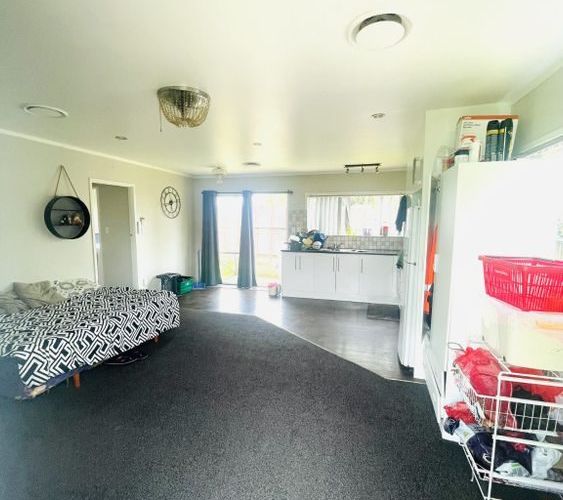  at 2/92 Kenderdine Road, Papatoetoe, Manukau City, Auckland