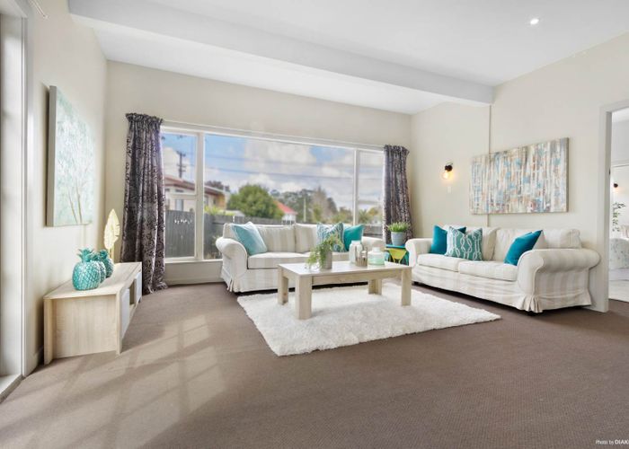  at 2/41 Pomaria Road, Henderson, Auckland